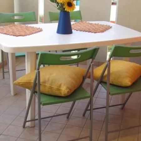 Cozy Flat Near The דירה ביביונה